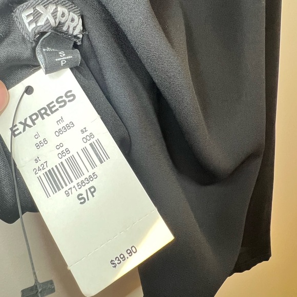 black halter top with gold chains in the back - Picture 5 of 5